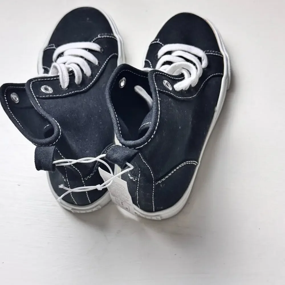 Old Navy Kids Black and White Lace Up Canvas High-Top Sneakers Sz 12 NWT